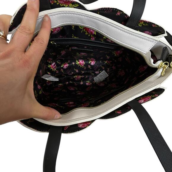 Betsey Johnson Bee Tote Bag Purse Black & White Scallop Logo Statement Handbag - Picture 11 of 16